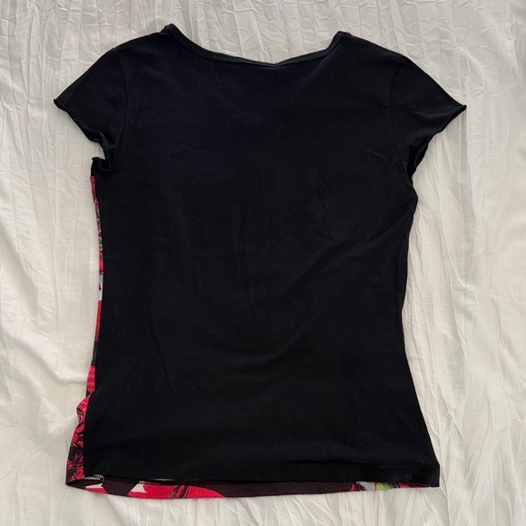 Contagious In Rock We Trust Roma Graphic Tee - Picture 3 of 3